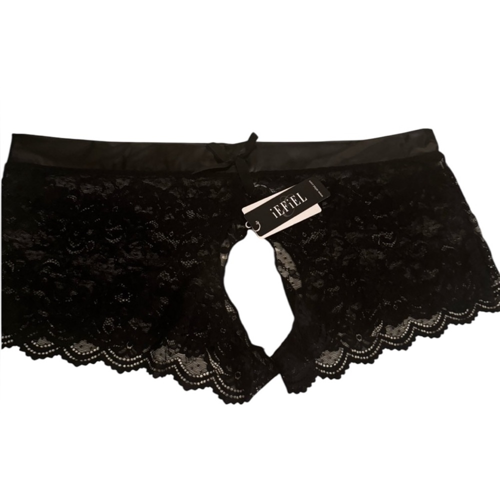 Iefiel lace crotchless shorts NWT